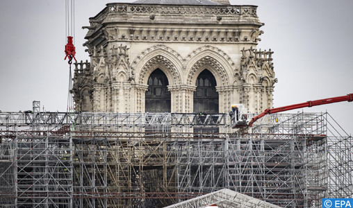 Incendie de Notre-Dame: Macron veut reconstruire la cathédrale à l’identique
